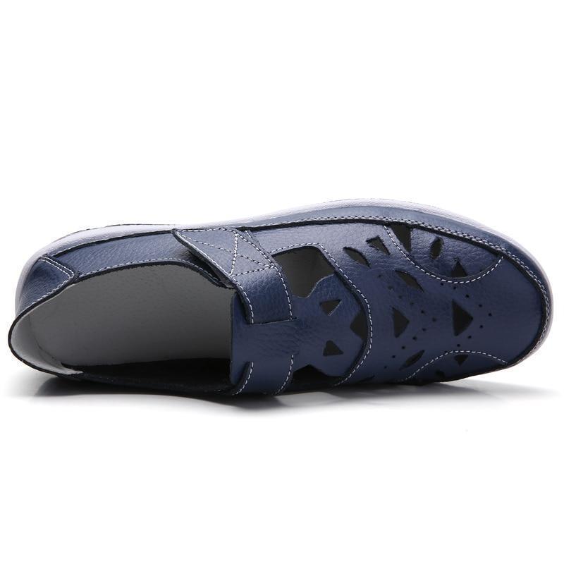 Stylish closed-toe women's sandals, great for plantar fasciitis relief & summer wear.