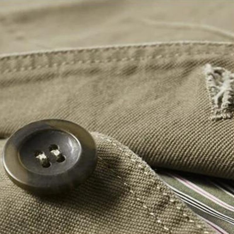 Versatile men's blazer in a relaxed fit, a modern lightweight jacket ideal for business casual layering.