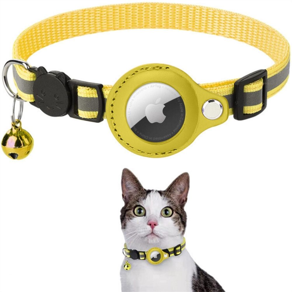 Explore safely with this cat GPS tracker collar, featuring reflective elements and a quick release clasp.