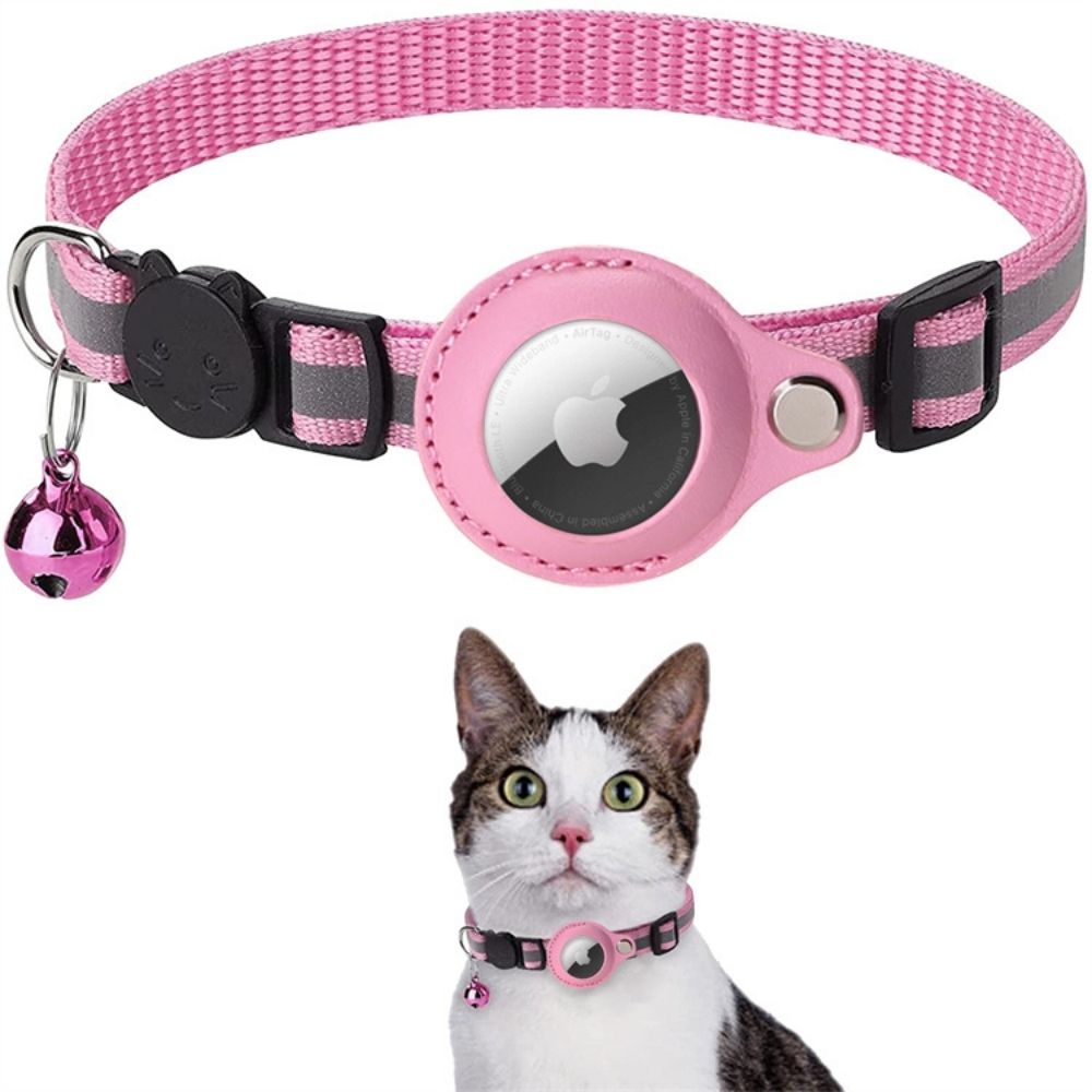 Pet safety first: Quick release cat collar designed to accommodate a GPS tracker for peace of mind.