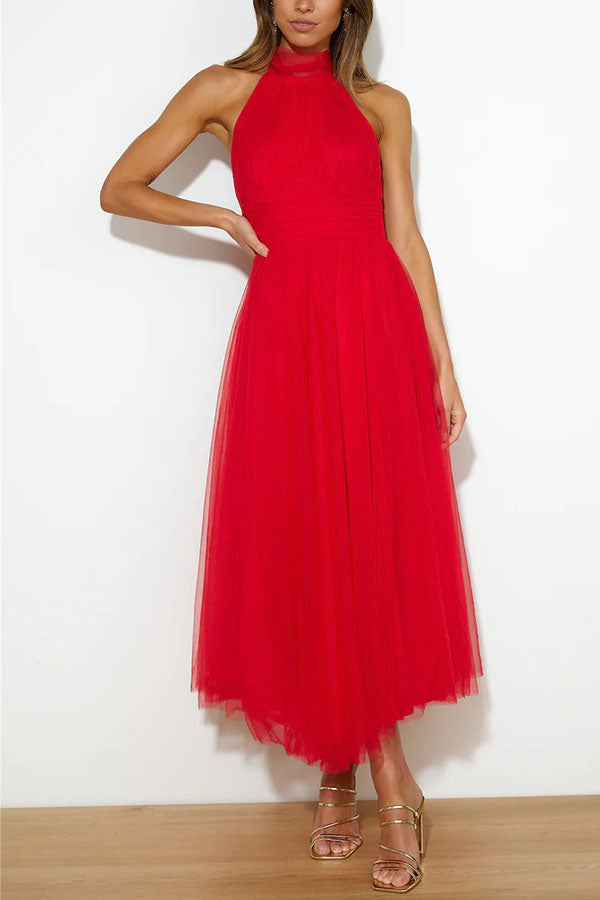 Elegant women's long black dress, a stunning maxi gown for evening and formal events.