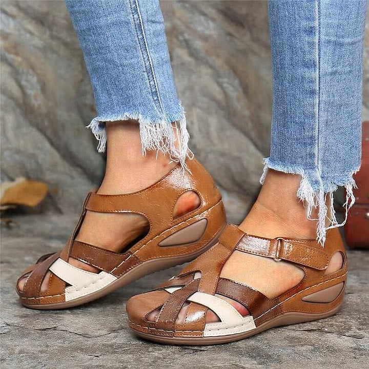 Versatile women's casual platform sandals, T-strap woven design with comfortable wedge heel, perfect for summer.