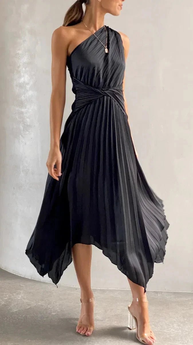 Fashionable one-shoulder pleated party dress, a versatile and elegant option for women.