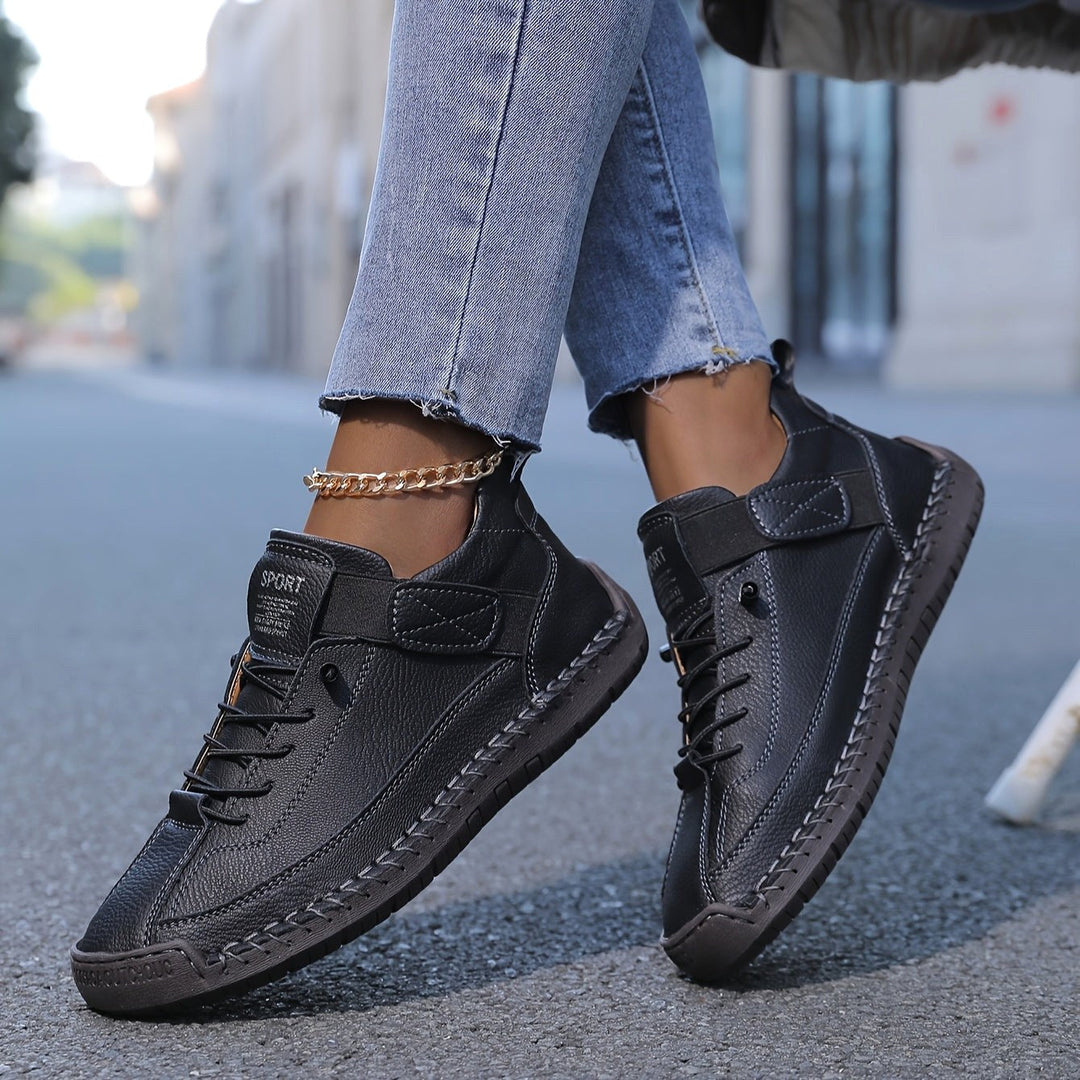 Breathable women's comfort shoes, perfect for daily wear, with orthopedic support and soft cushioning.