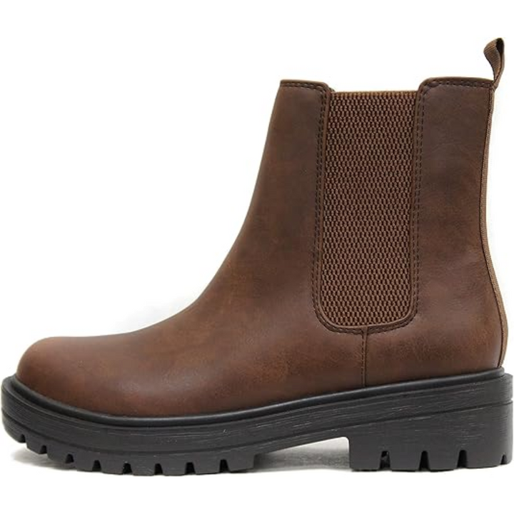 Women's low heel Chelsea ankle boots for casual outings. Fashionable & comfortable fall/winter footwear.