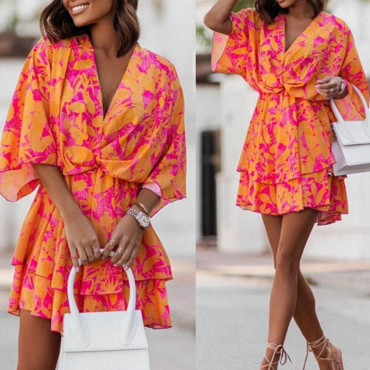 Chic women's mini dress with a comfortable fit, ideal for fashionable spring and summer events.