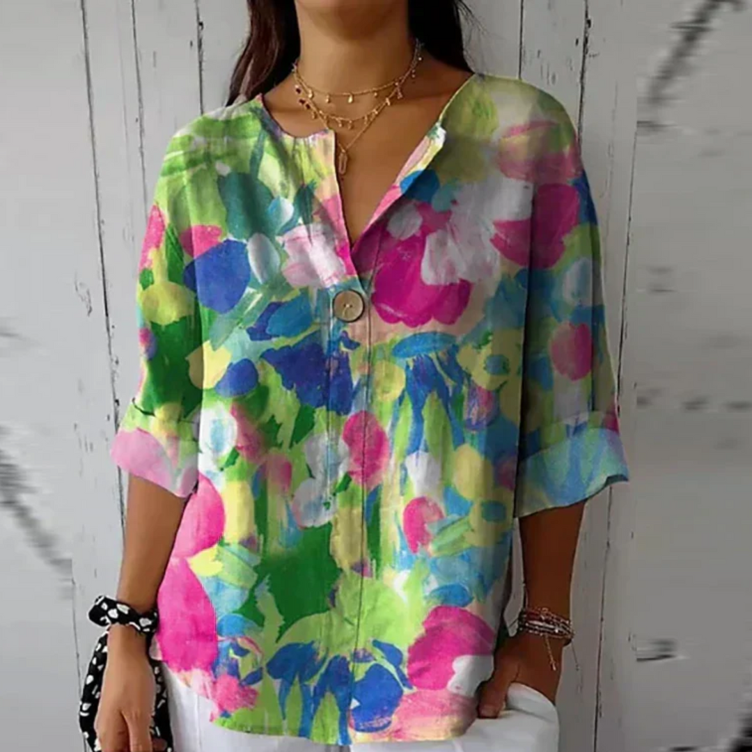 Printed floral blouse for women, combining comfort with elegant, chic style