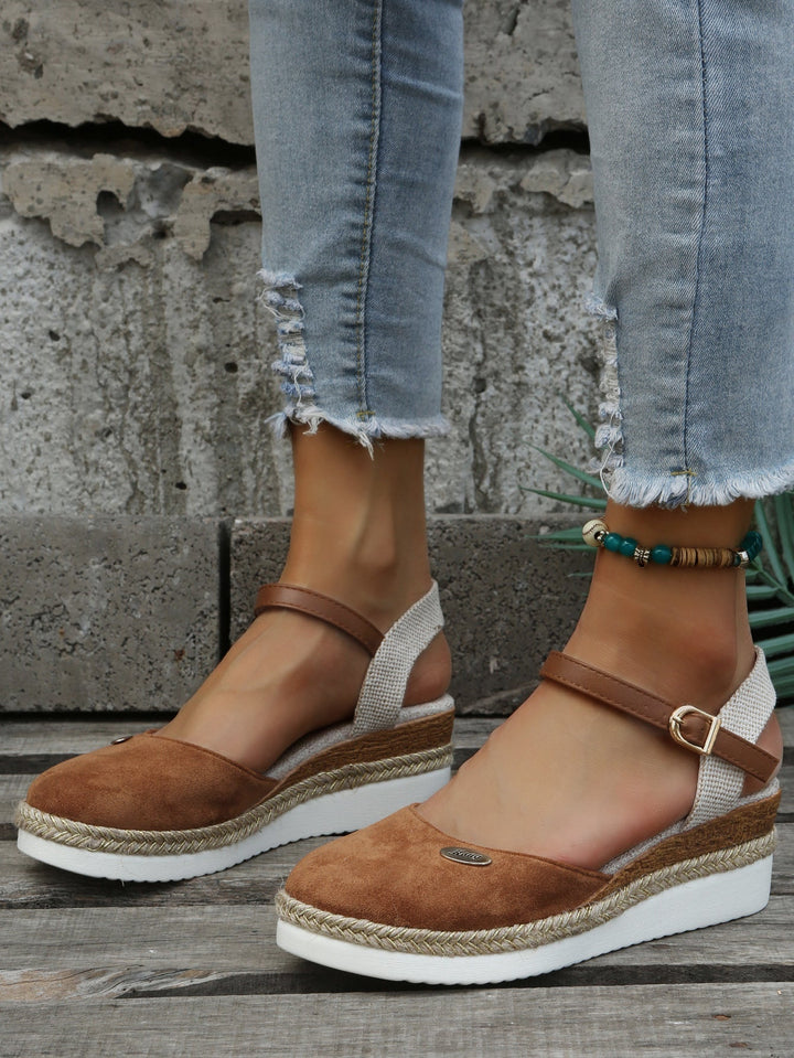 Chic women's orthopedic espadrilles with arch support for comfortable summer walking shoes.