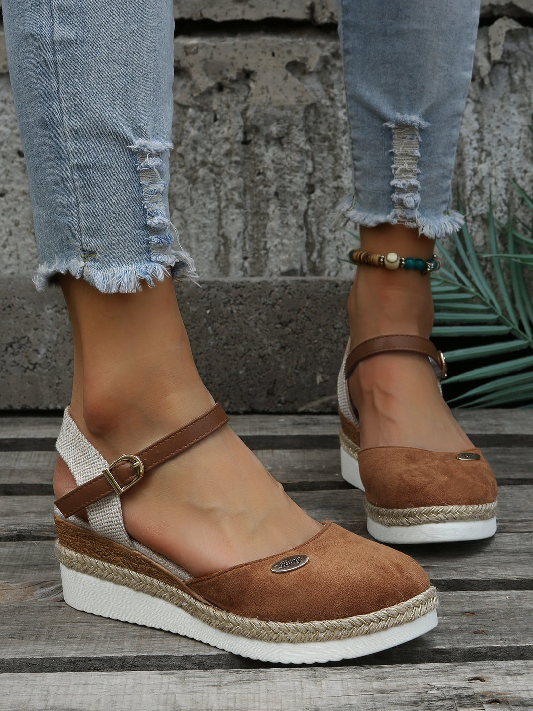 Casual women's summer espadrilles. Chic orthopedic flats, ideal comfortable walking shoes with arch support.