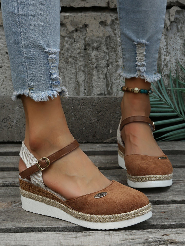Casual women's summer espadrilles. Chic orthopedic flats, ideal comfortable walking shoes with arch support.