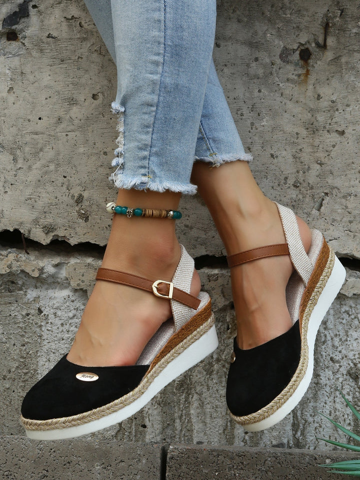 Orthopedic women's espadrilles featuring arch support. Comfortable & chic slip-on flats for summer.