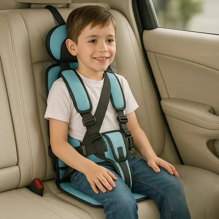 Parents' choice: portable, foldable car seat for kids' safety and travel convenience.