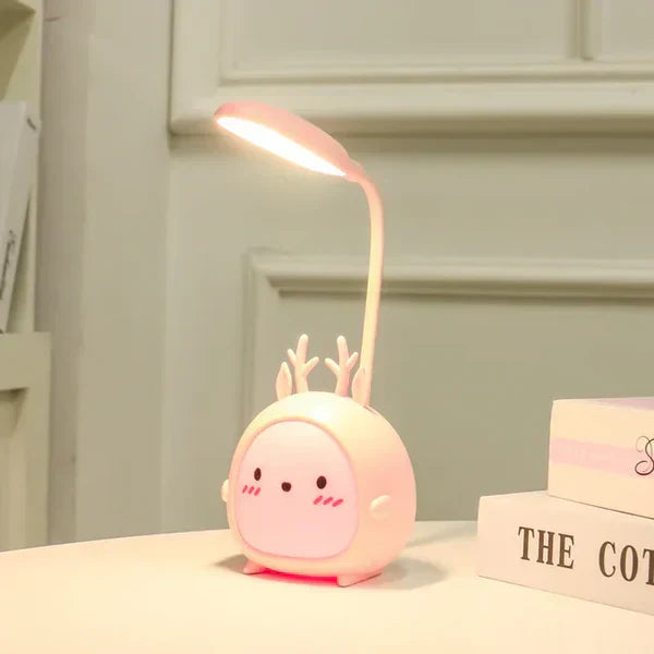 Eye protection desk lamp for children, ideal for reading and homework with USB port.