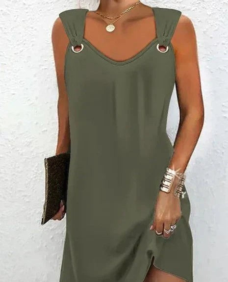 Strappy flowy women's printed summer dress, a comfortable and effortless bohemian style for vacation.
