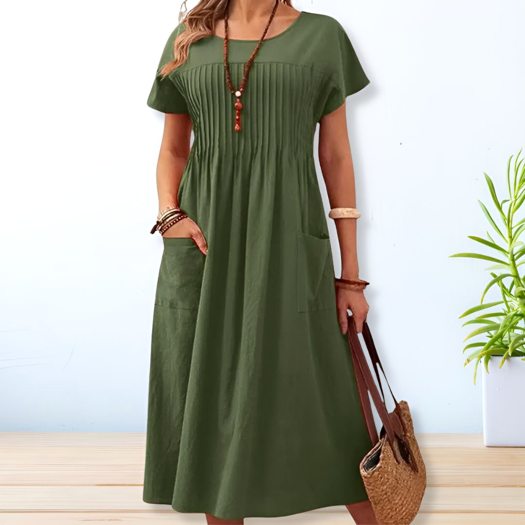Women's relaxed fit day dress in a light fabric, perfect for effortless summer style & everyday comfort.