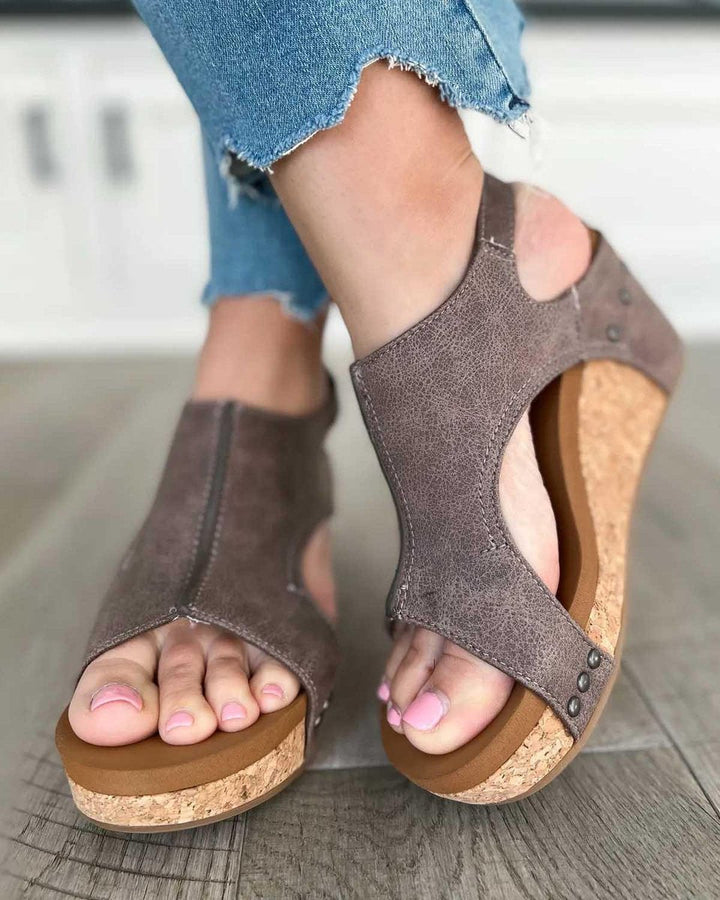 Chunky platform wedge sandals for women, offering a stylish look and comfortable feel for summer.