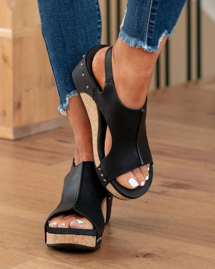 Slingback women's chunky platform wedge sandals, combining timeless style with everyday comfort.