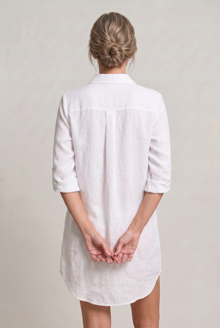 Versatile women's oversized shirt dress. Button-down long-sleeve style, perfect for casual wear & layering.