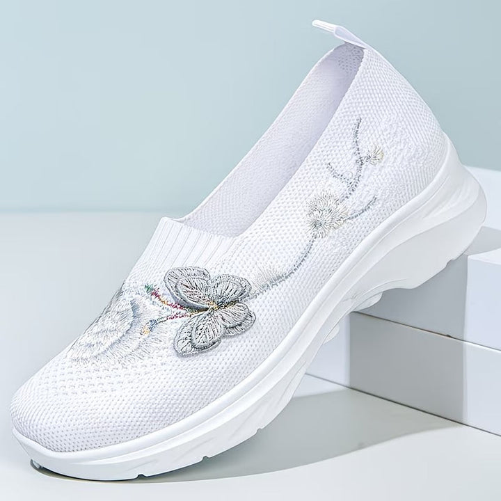 Casual women's floral orthopedic slip-on shoes, providing excellent support for all-day comfort.