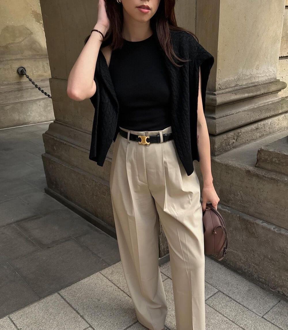 Premium Clara women's belt, elegantly designed adjustable accessory, ideal for versatile styling.