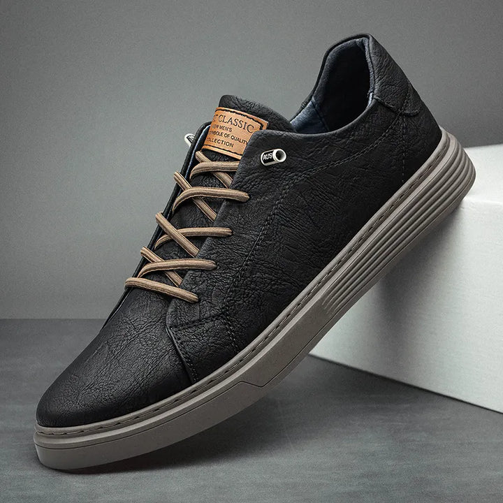 Men's classic lace-up sneakers, comfortable for everyday wear. Perfect casual footwear for walking and men's fashion.