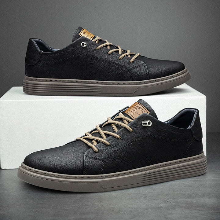 Men's comfortable classic lace-up sneakers, perfect everyday walking shoes for a casual and stylish look.