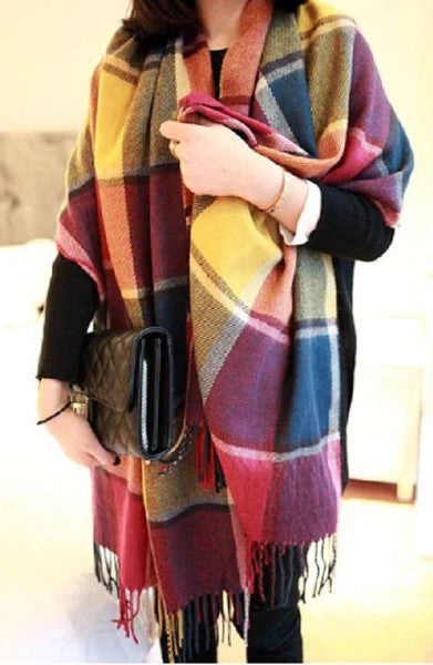 Warm & soft women's cashmere scarf, ideal for winter's cold and cozy comfort.