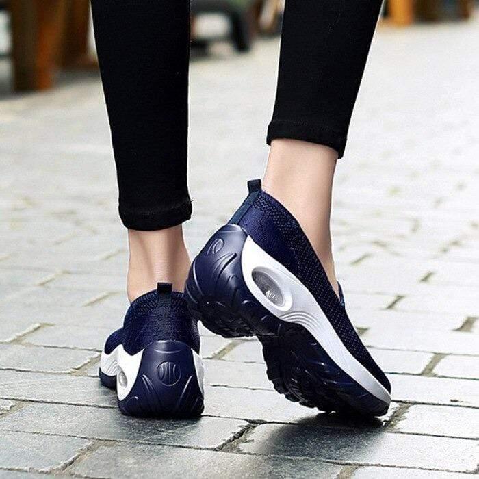 Women's slip-on comfort shoes, perfect for arch support, with breathable design & air cushion.