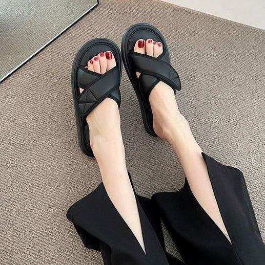 Comfortable wide fit women's flip-flops, perfect for bunion relief, all-day support & summer wear.