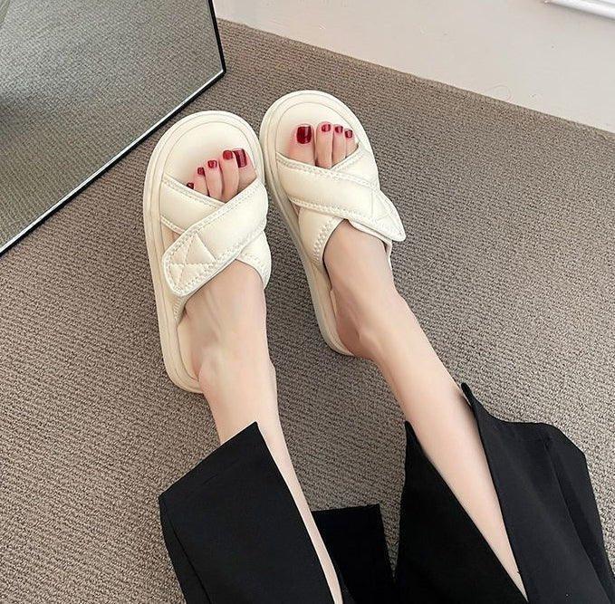 Soft & supportive wide women's bunion relief flip-flops, ideal for everyday comfort & foot health.