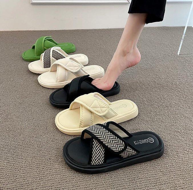 Women's wide bunion relief flip-flops, comfortable orthopedic sandals for foot pain relief & summer comfort.