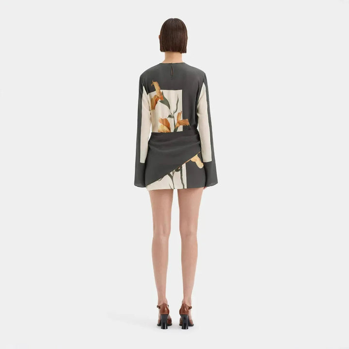 Elegant women's floral mini dress, a stylish statement dress for any occasion.