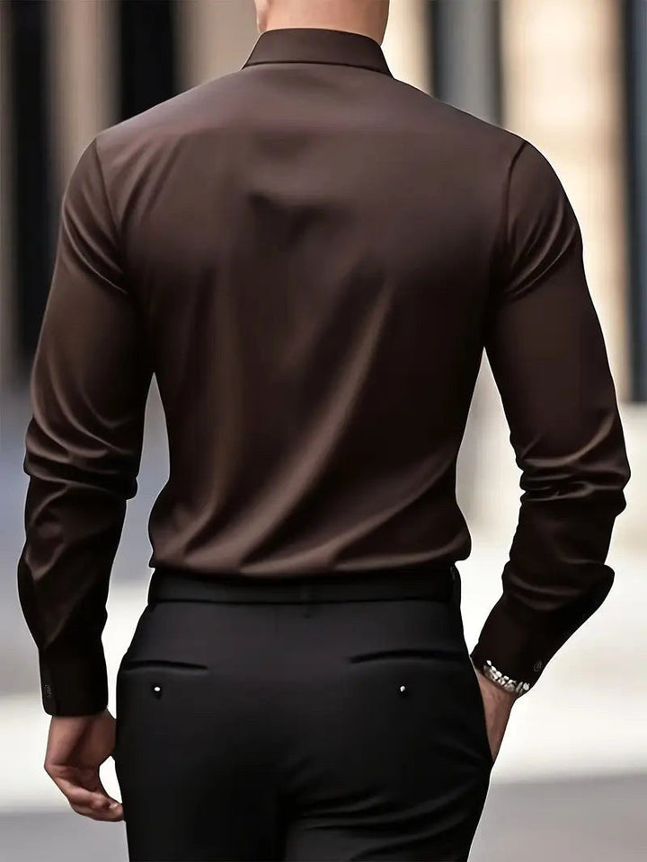 Soft, breathable men's long-sleeve slim-fit shirt, perfect for modern style & comfort.