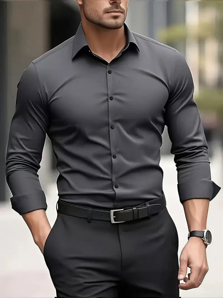 Comfortable breathable men's long-sleeve slim-fit shirt, great for modern everyday wear.