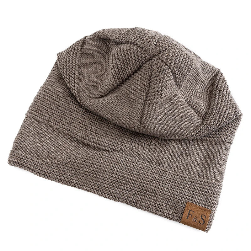 Men's black fleece-lined winter hat, a comfortable and warm beanie.