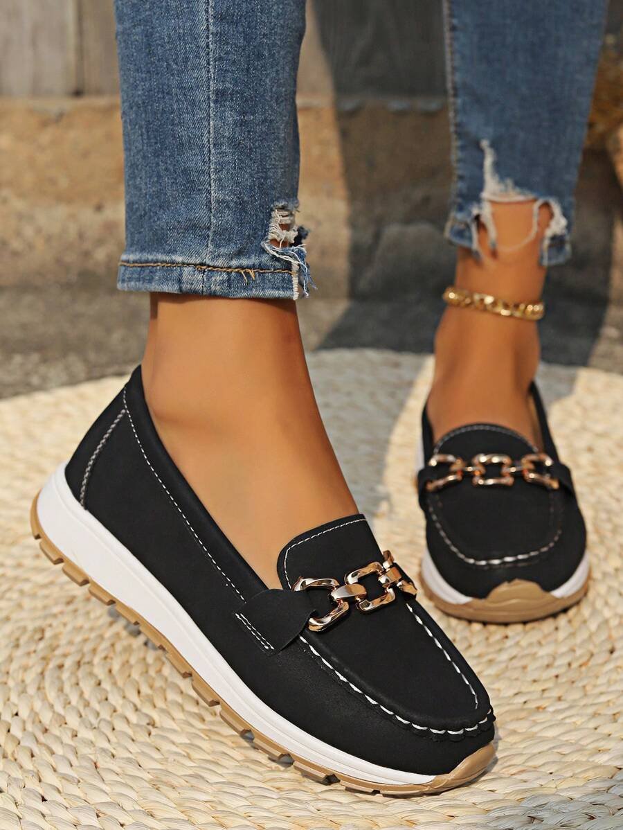 Versatile women's slip-on loafers, orthopedic comfort, stylish gold accent, ideal for daily wear.