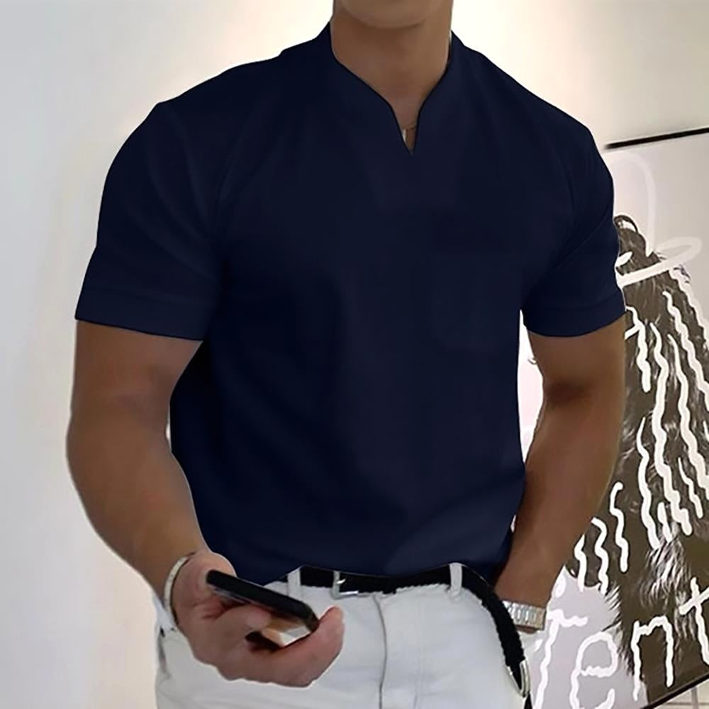 Versatile men's V-neck t-shirt with a tailored fit & short sleeves. Ideal for smart casual & everyday comfort.