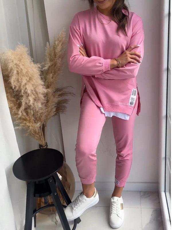Black women's cozy loungewear set, a two-piece relaxed fit tracksuit for ultimate comfort & style.