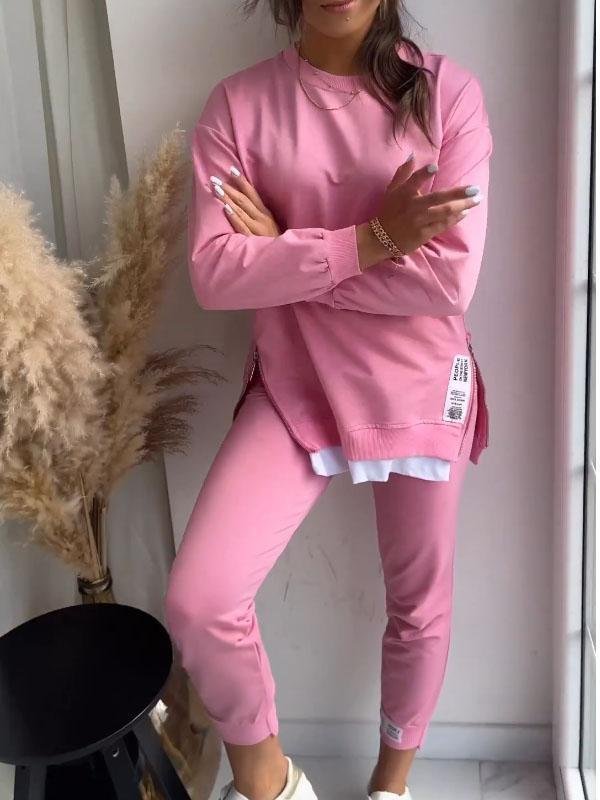 Relaxed fit women's loungewear set, a comfortable two-piece tracksuit for home & casual outings.