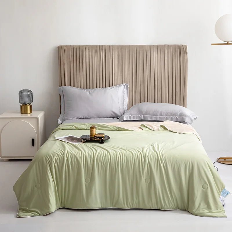 Lightweight summer cooling blanket, double-sided for ultimate comfort & refreshing sleep.