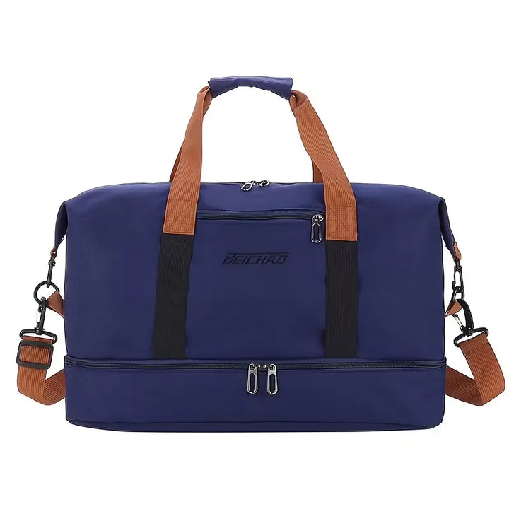 Practical unisex duffle bag for travel, keeping shoes separate from clothes in its dedicated compartment.