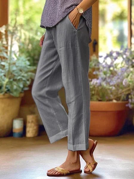 Women's Breezelight flowy summer pants in a relaxed fit. Lightweight and comfortable for casual wear.