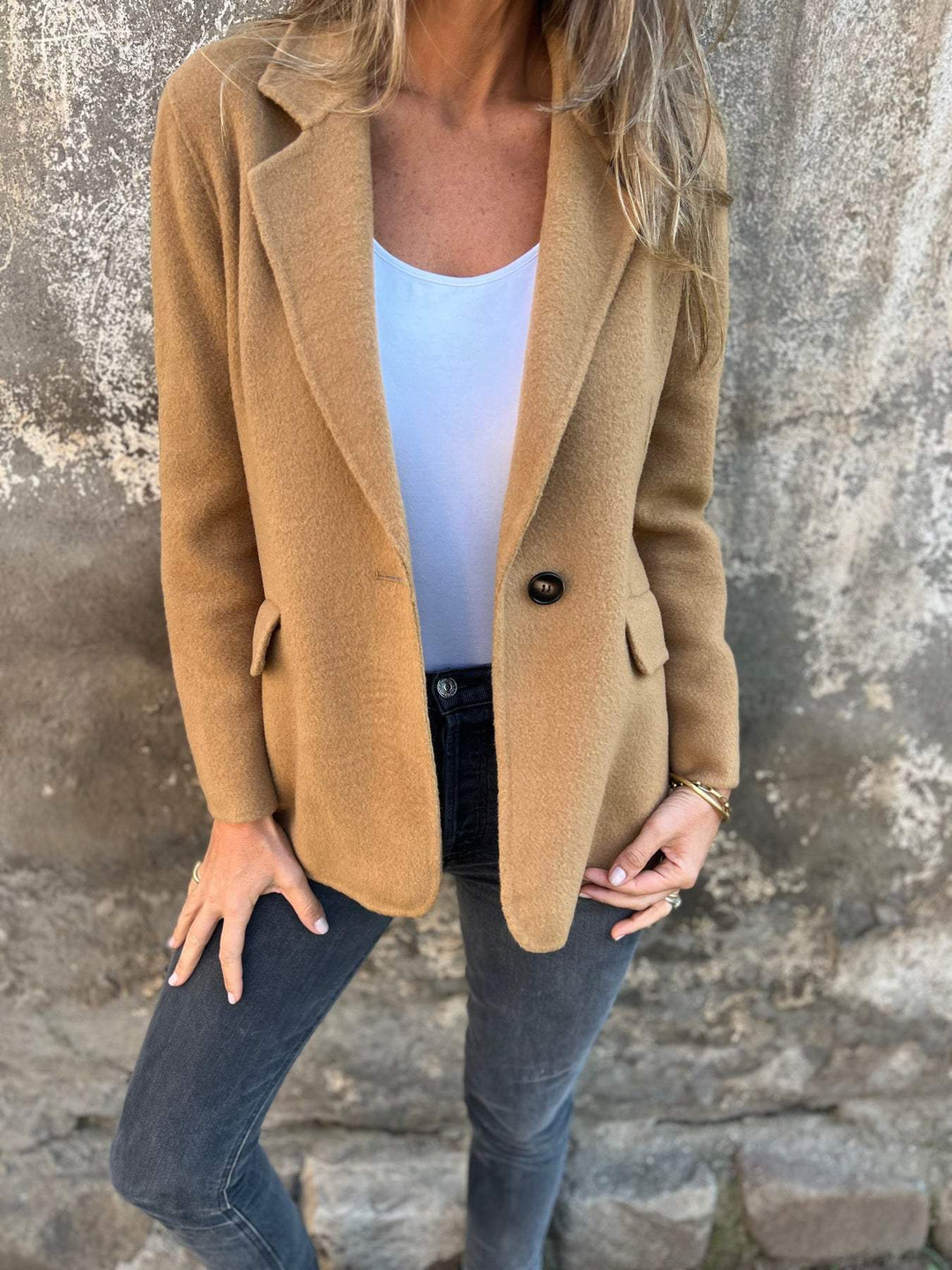 Sophisticated women's tailored blazer. Professional office attire, elegant workwear & versatile smart casual jacket.
