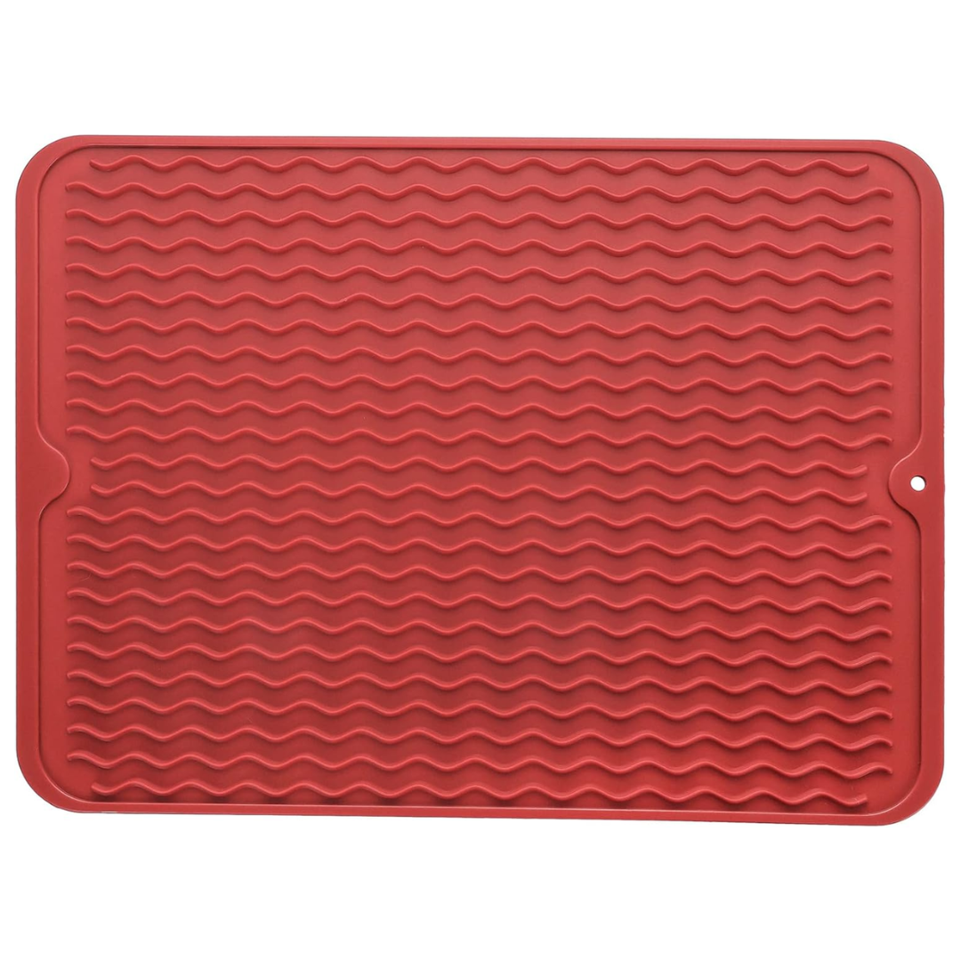 Silicone counter protector mat, perfect for dish drying. Keeps kitchen clean, heat-resistant & non-slip.