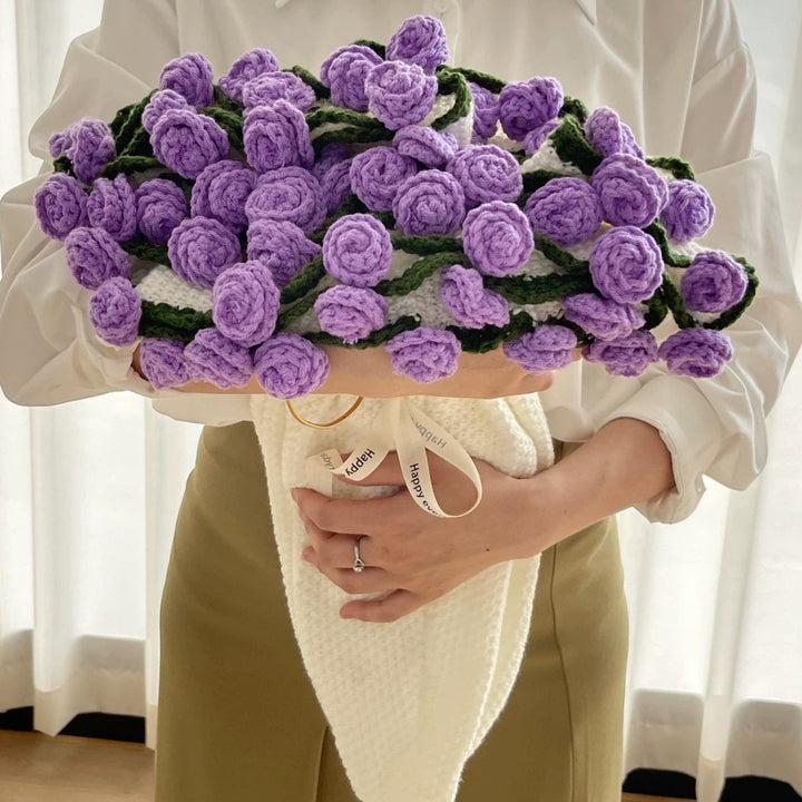 Vibrant floral rose throw blanket, bringing flower garden beauty to your home decor.