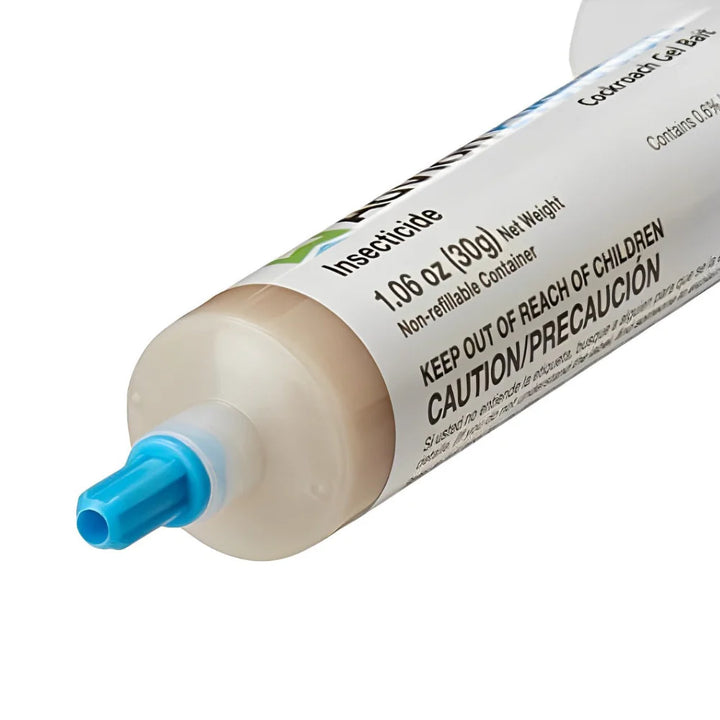 Easy-to-use insecticide syringe for professional pest control at home