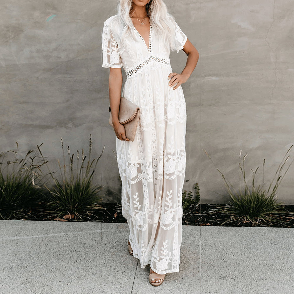 Versatile summer maxi dress, flowy and long, ideal for both casual outings and elegant events.