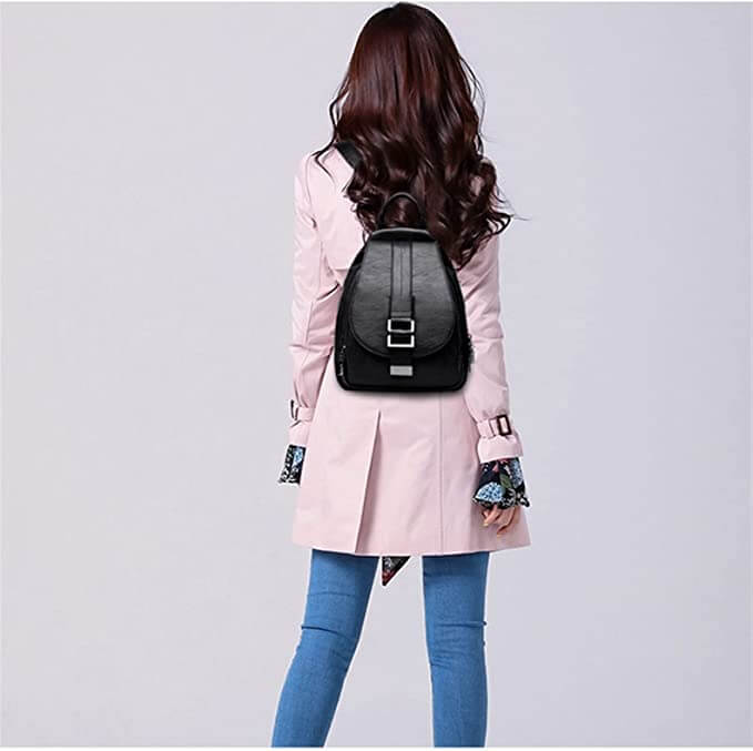 Comfortable women's anti-theft backpack, waterproof and elegant for all-day wear and travel adventures.