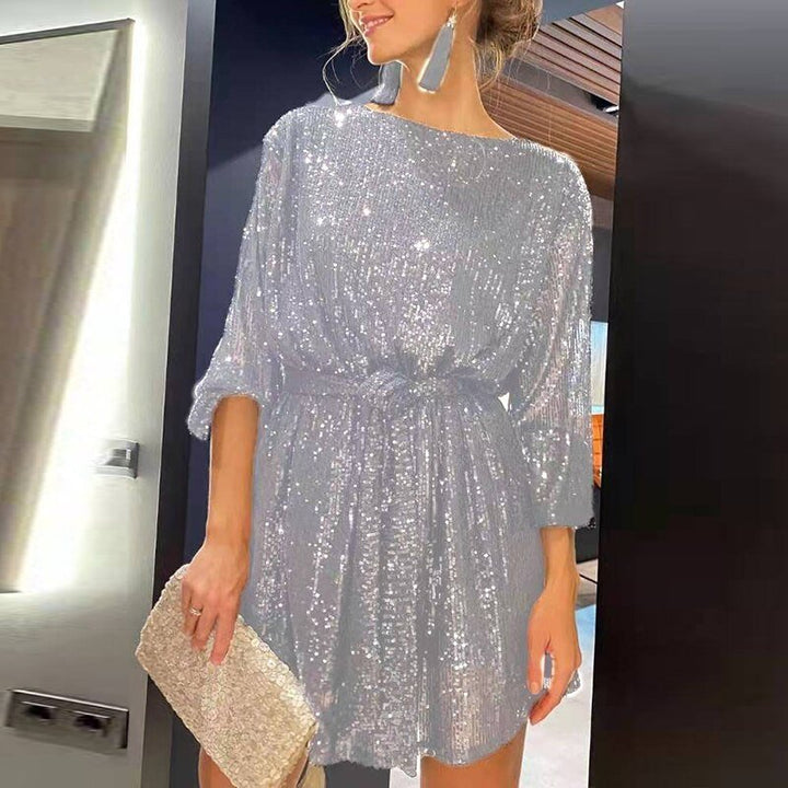 Versatile Clara flowy dress for women, perfect for elegant parties. Its loose fit provides chic and comfortable style.