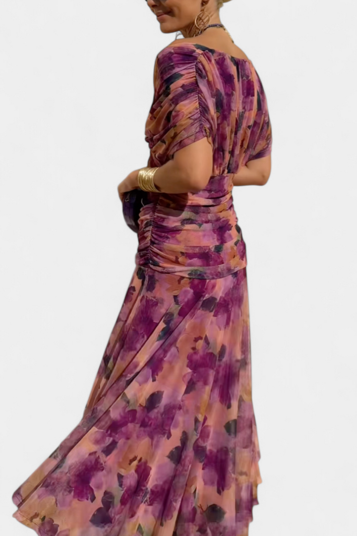 Flowy women's floral maxi dress, perfect for summer.
